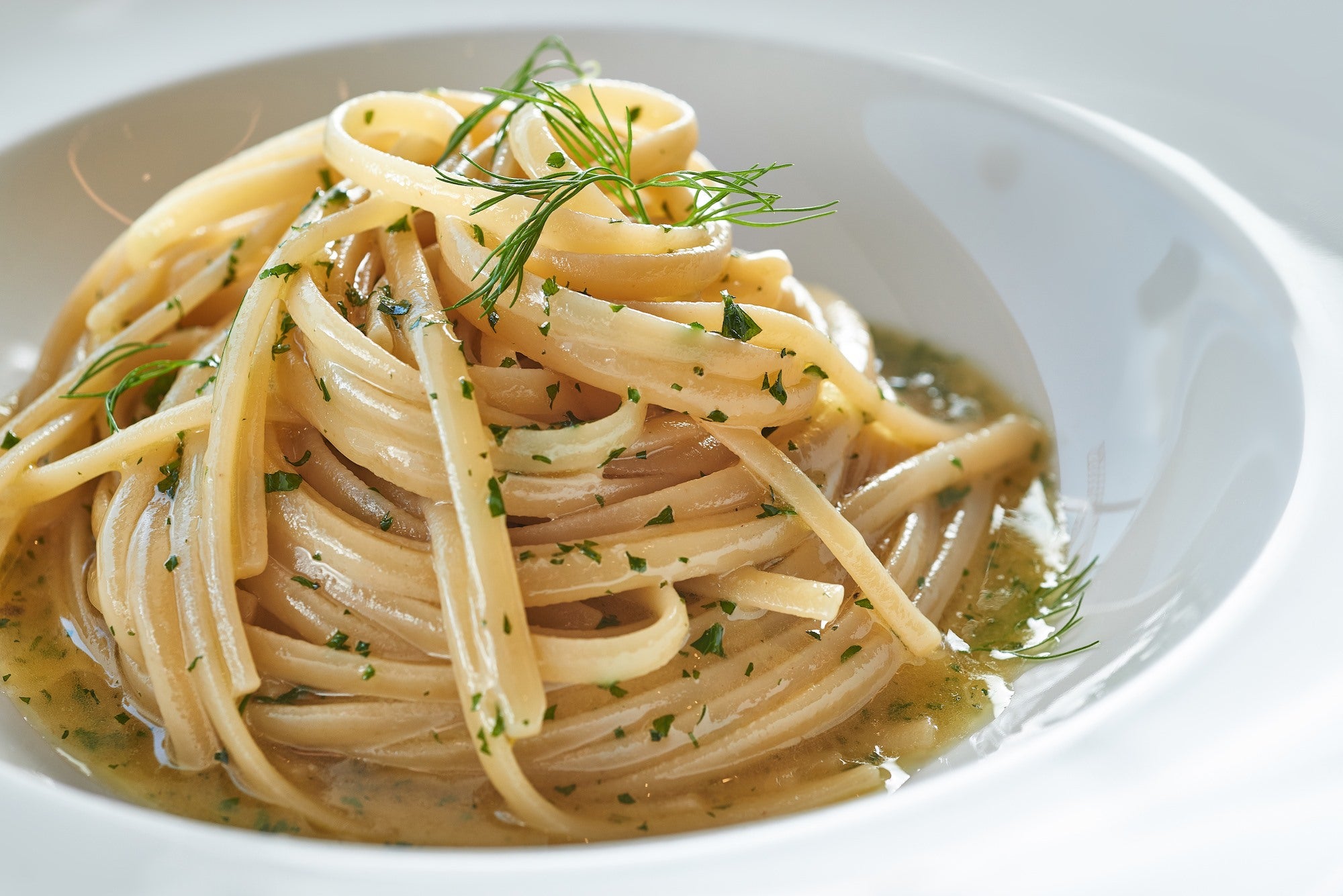 Linguine aglio, olio e colatura di alici