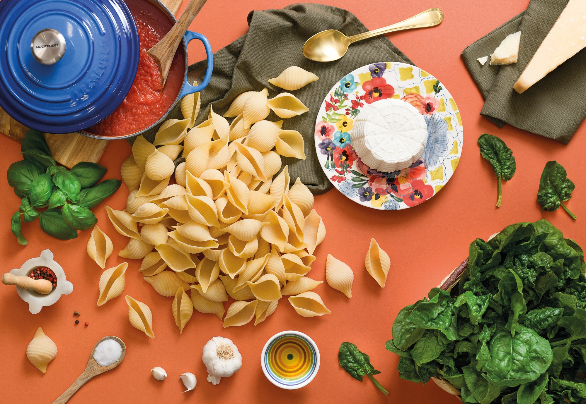 Conchiglioni Rigati ricotta e spinaci con sugo di pomodoro